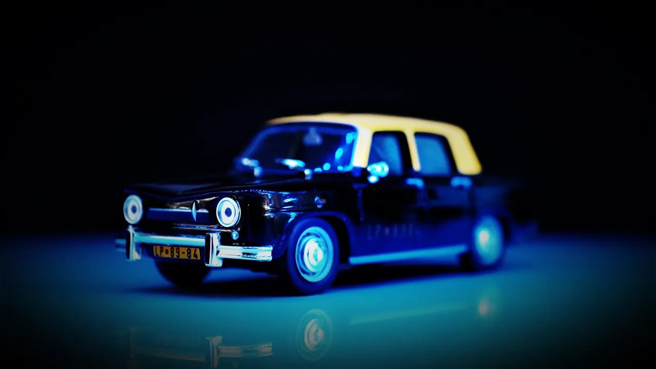 Renault 8 Taxi Santiago de Chile - IXO 1/43 - 2 MINUTES REVIEW