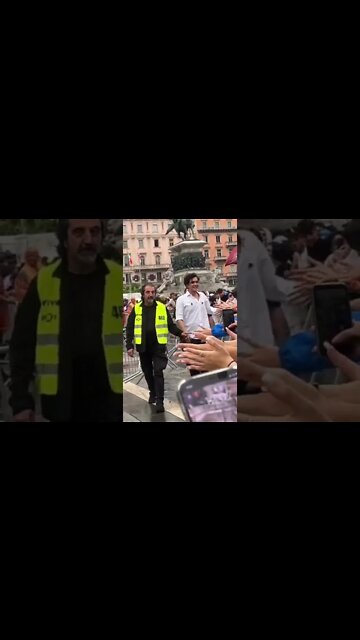 A SINISTRA IL PIÙ FAMOSO DI TIKTOK E A DESTRA TANANAI