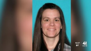 Overland Park woman accused of medical murder plans to turn herself in