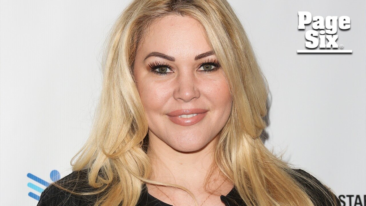 Shanna Moakler flaunts bikini body while packing on PDA with Matthew Rondeau