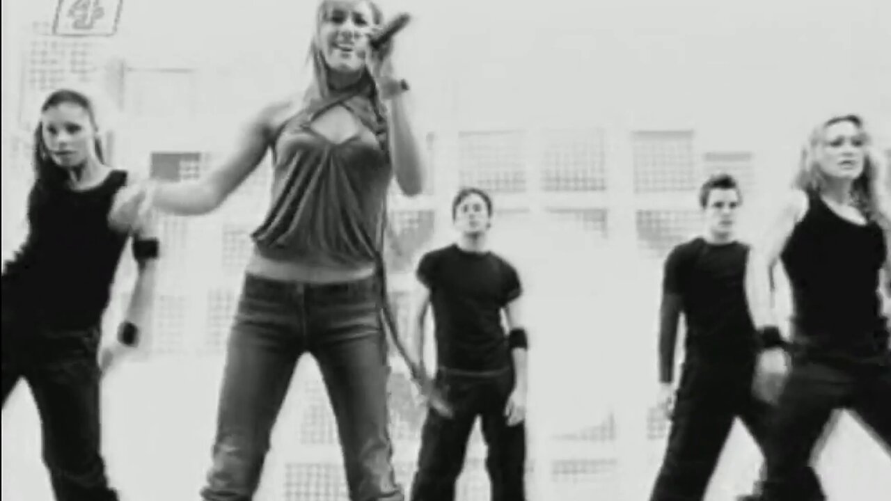 Sarah Whatmore - Automatic (Live at Popworld) Black & White video