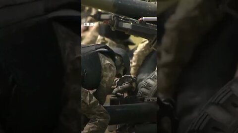 Ukrainian soldiers training in UK on how to use weapons being sent to country's frontlinehttps.