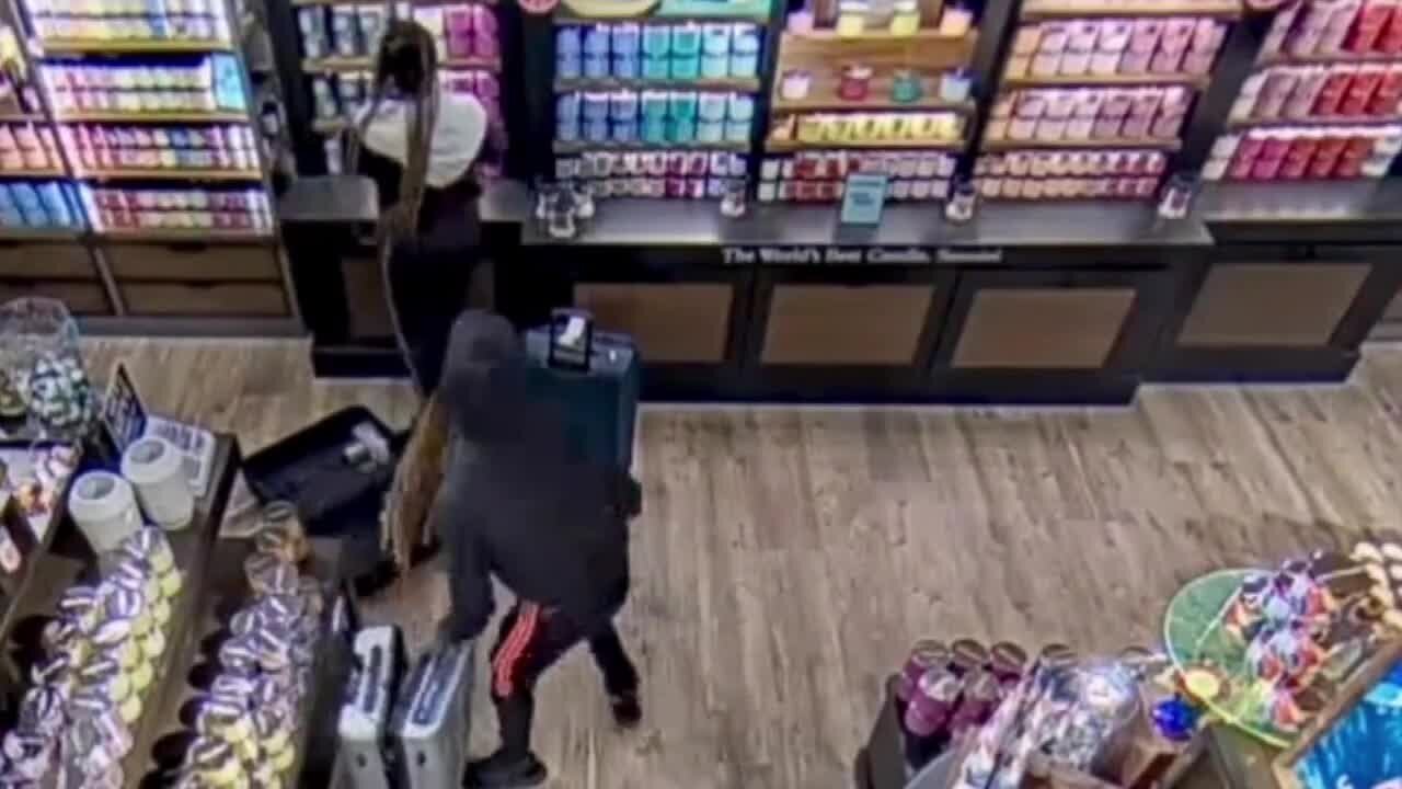 Man, woman wanted in $900 candle theft at Bath & Body Works in Port St. Lucie