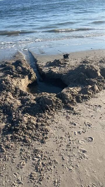 Beach Pool is Filling up 🌊 #ocean #pool #beach #beattheheat
