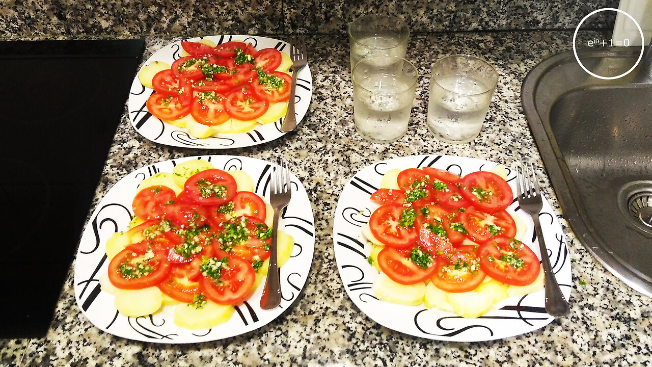 potato and tomato salad with garlic and parsley · dialectical veganism of summer +10ME 011