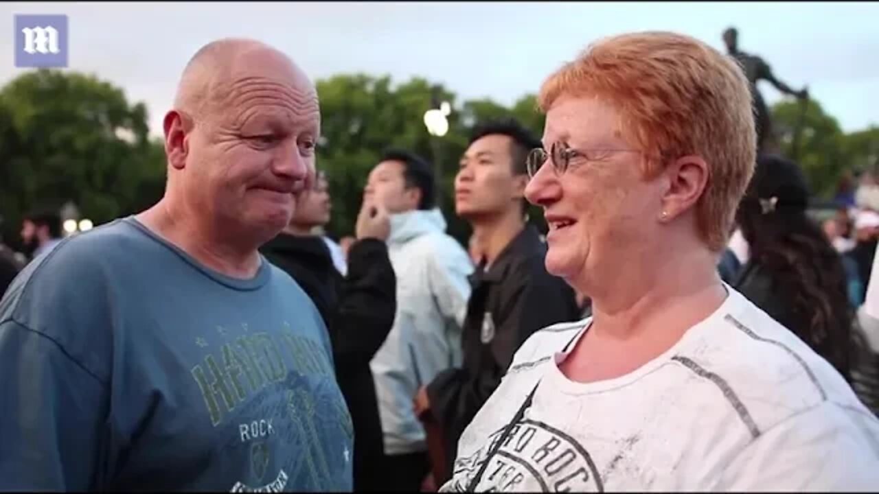 Video:Royal fans heartbroken as they mass on Buckingham Palace