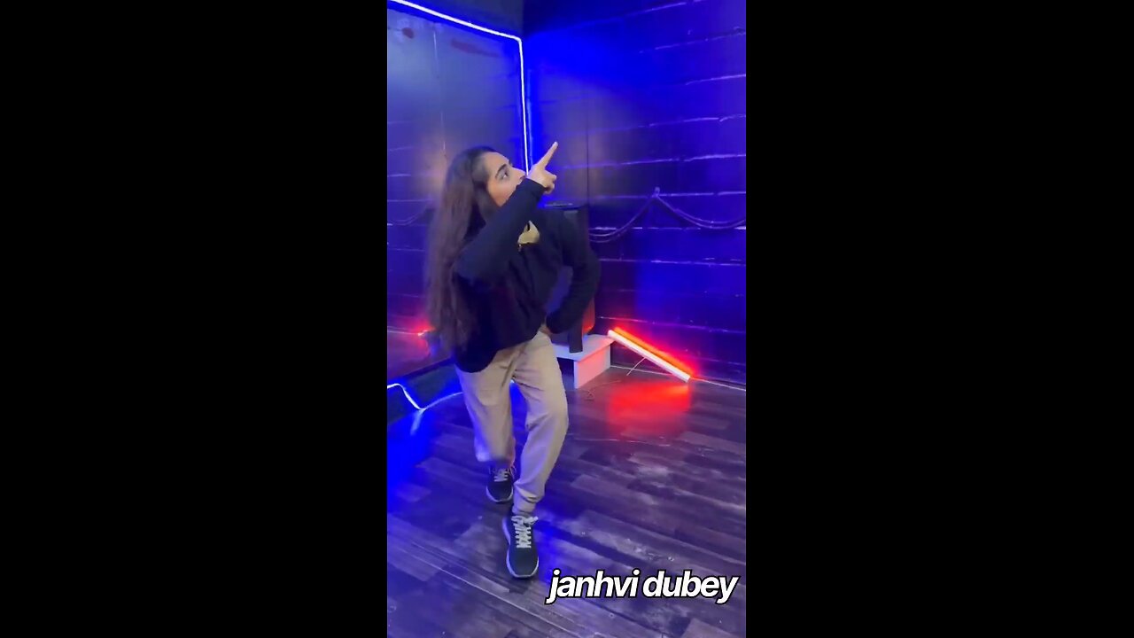 janhvi Dubey dancer