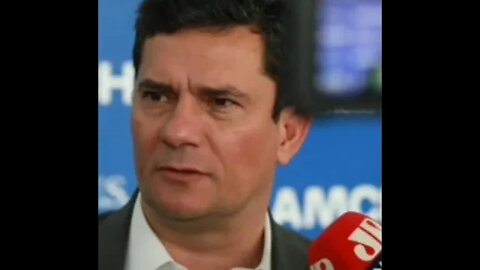 Moro abandona ataques a Bolsonaro e ataca Lula