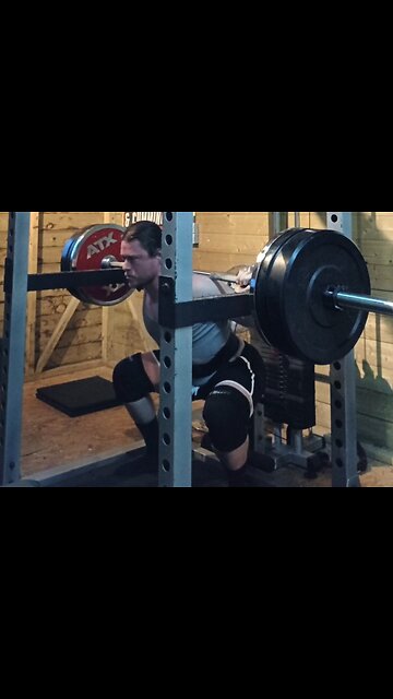 EASY 160 Kgs x 2 PIN SQUAT!