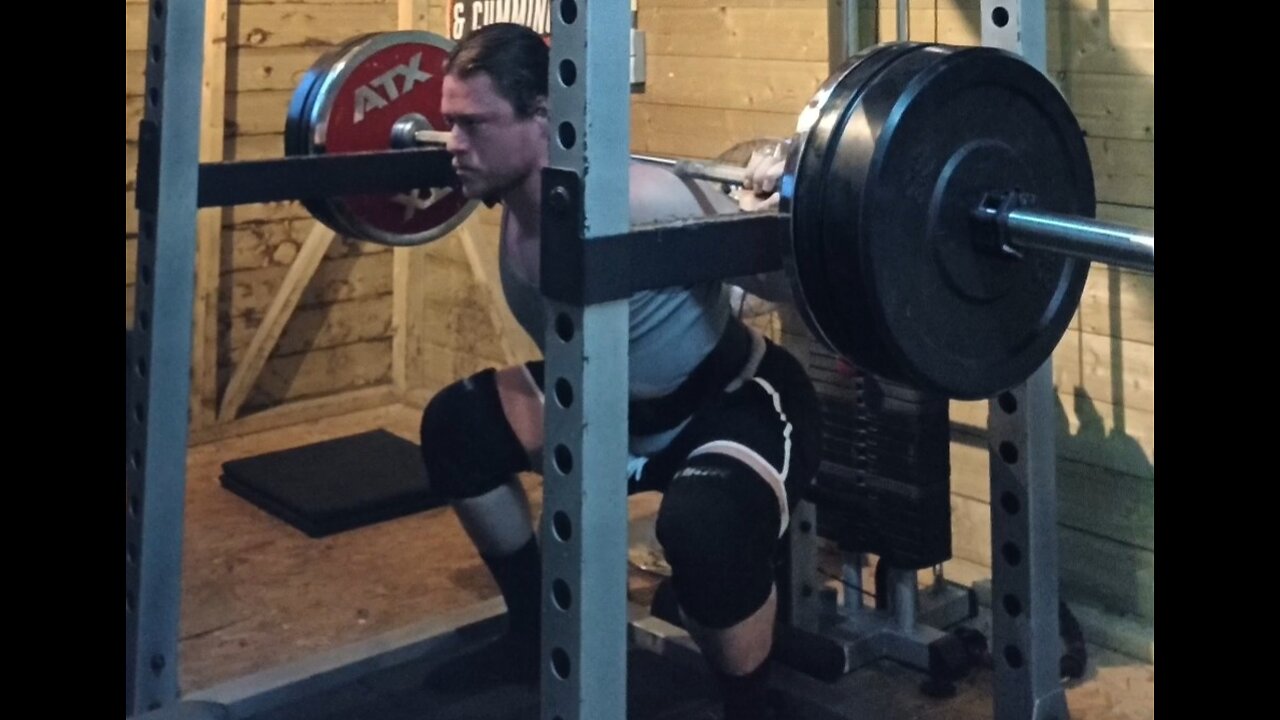 EASY 160 Kgs x 2 PIN SQUAT!