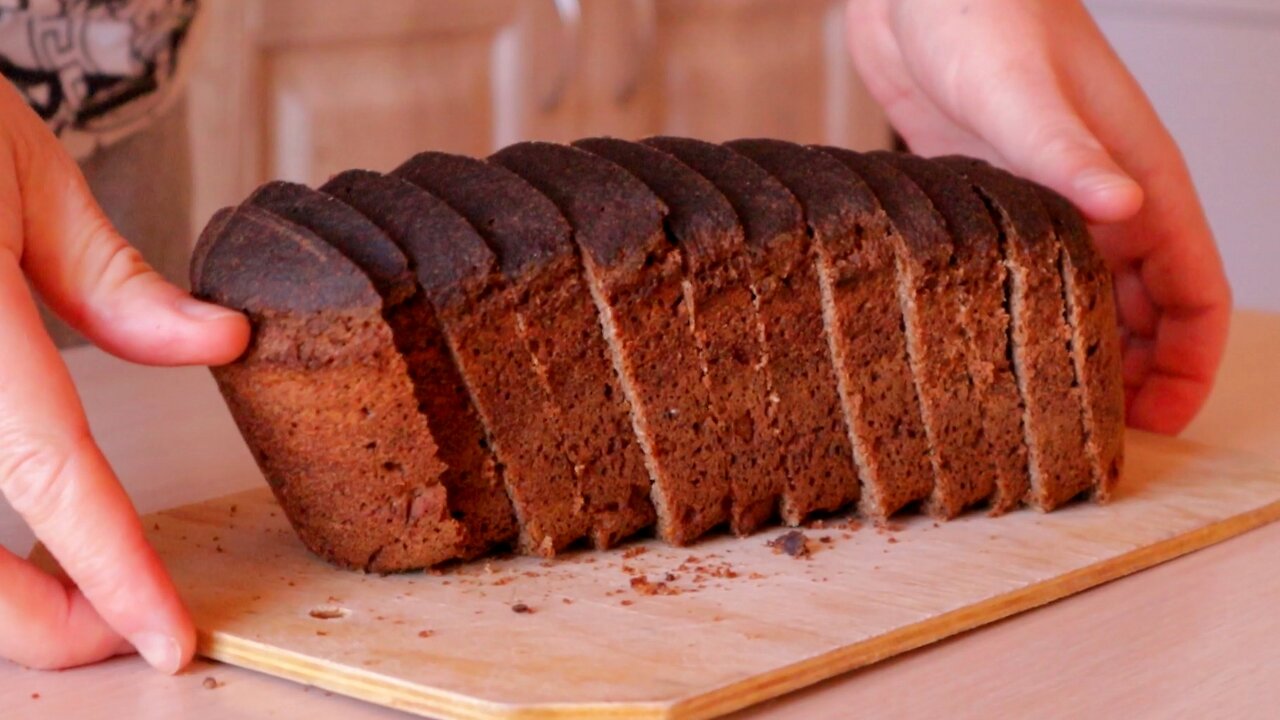 A delicious recipe for black bread with garlic. What to cook for a snack