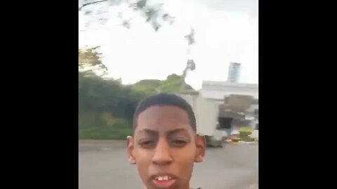 EU NAO SOU FEIO NAO E SO A FALTA DE ANGULO [ MEME ] [ RIR ] PITBULL TA NA PISTA #shorts