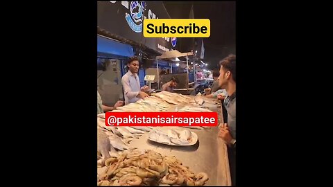 street food in Karachi #viralvideo #shorts@pakistanisairsapatee