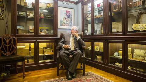 World’s Oldest Cigar Seller: STORE CRAZY