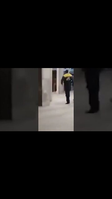 Naked women attacks airport passengers #worldnews #news #zofkannews