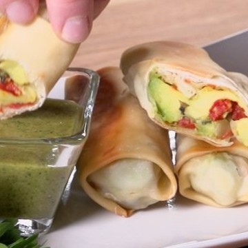 Baked Avocado Rolls