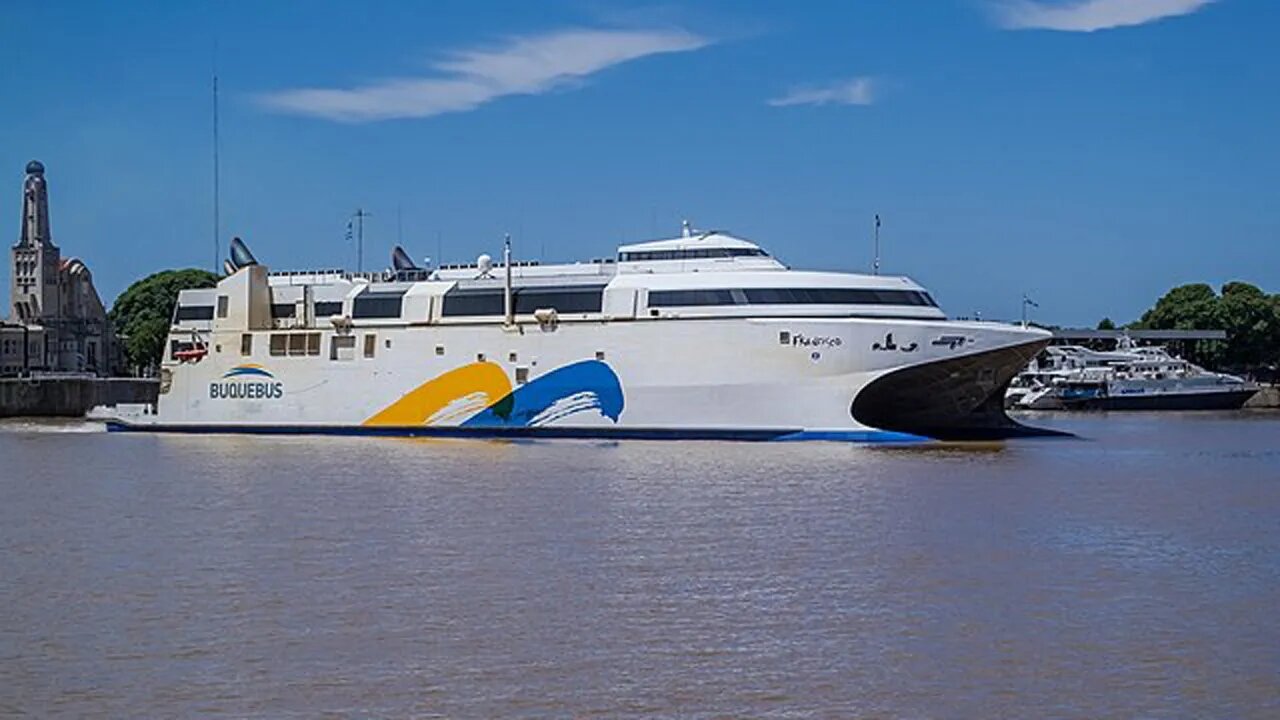 Pegando a barca entre Montevideo e Buenos Aires - Buquebus Francisco