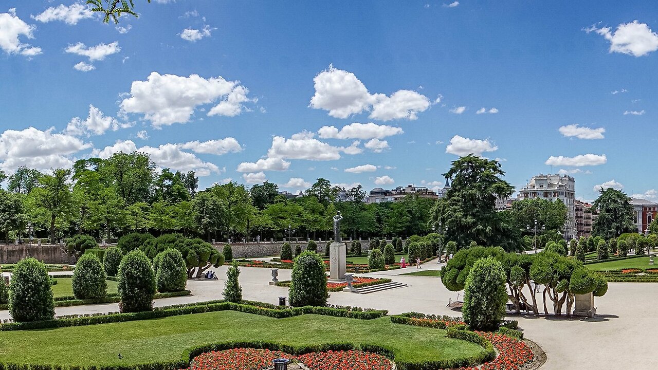 Мадрид, градината Parterre и църквата San Jerónimo el Real - галерия в 4К