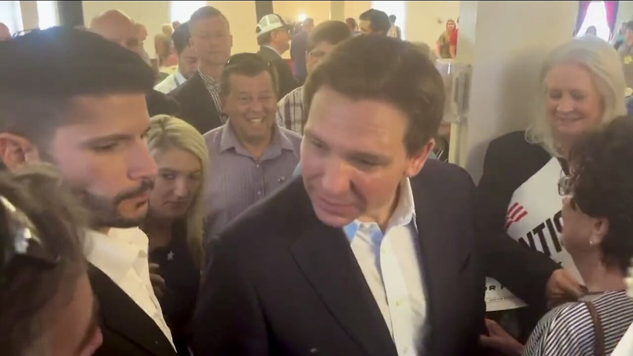 Credit Where Credit is Due 🤣 DeSantis HUMILIATES Reporter Using Classic Marxist Tactics!