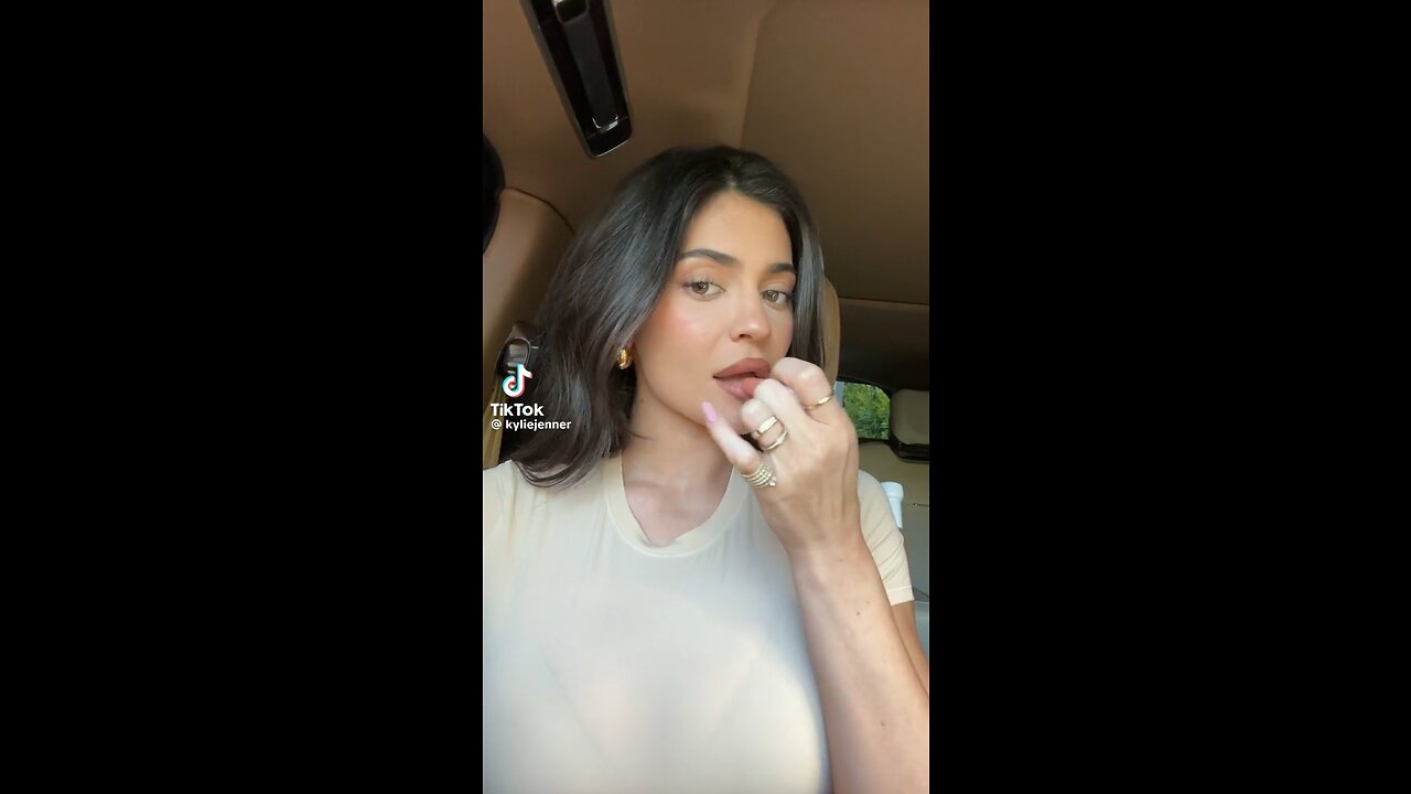 Kylie jenner doing her makeup