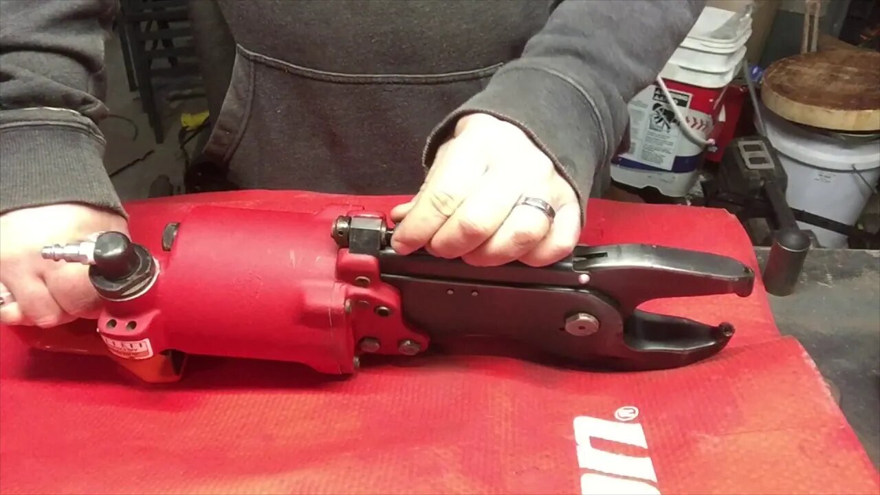 Chicago Pneumatic Rivet Squeezer - CP351 more squishy than Raw Meat