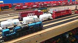 5 locomotives in 30 days part 29 Life-Like Proto 2000 SD7 test run