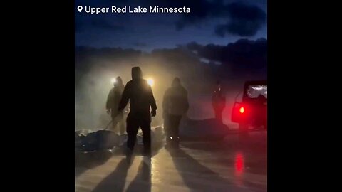 Rescue Operation! 75-100 People Trapped on Broken Ice Sheet @ UpperRedLake, Minnesota December 29th
