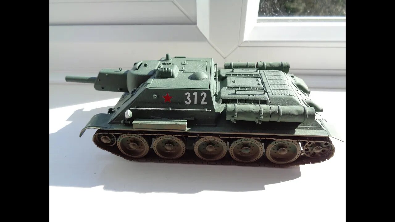 Tamiya: SU-122 /35 Self Propelled Gun Featuring Campbell The Toast