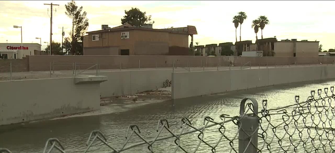 Flash flood warning issued for east Las Vegas valley as thundershowers hit