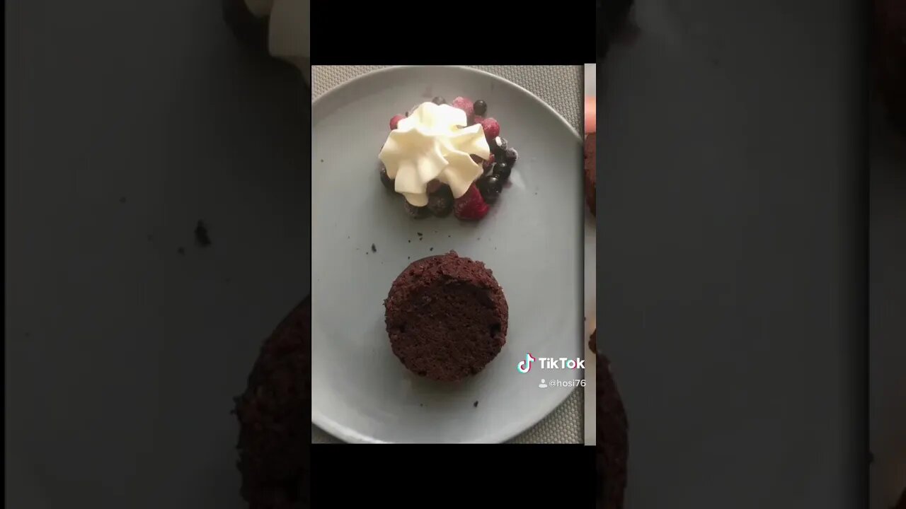 Homemade lava cake with air fryer