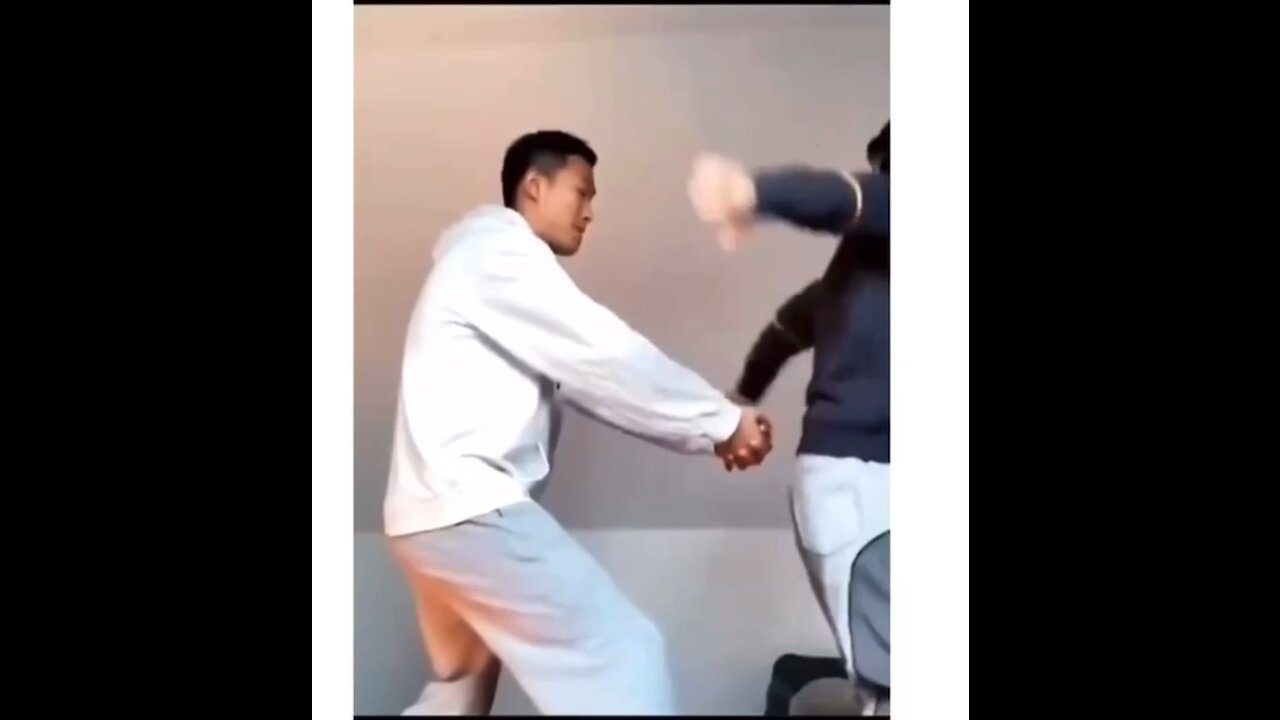 Never trust your friend😂😂