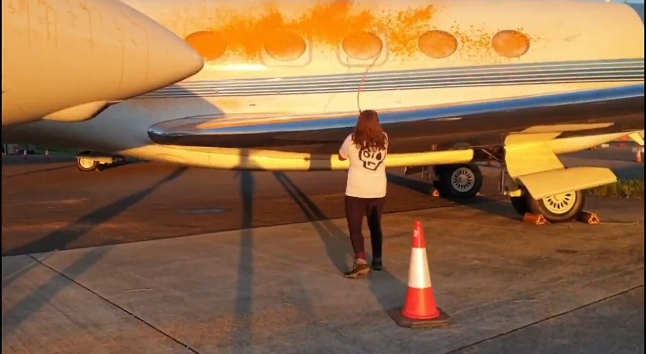 Climate Crazies Break Into Airport, Spray Paint On Private Jets