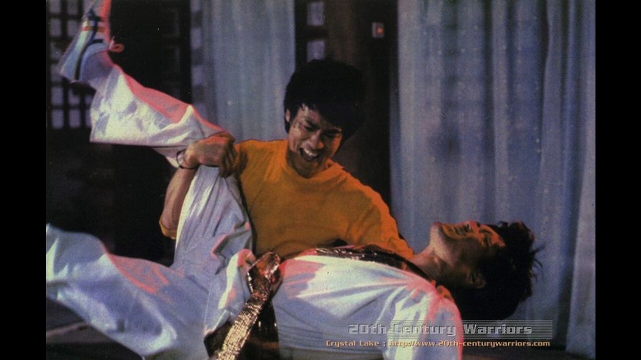 Cross kick Studio Films Bruce Lee Game of Death