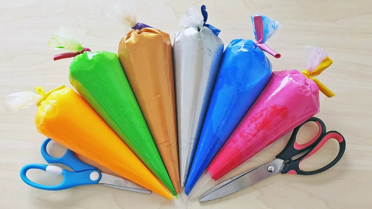 Making Crunchy Slime with Piping Bags #199