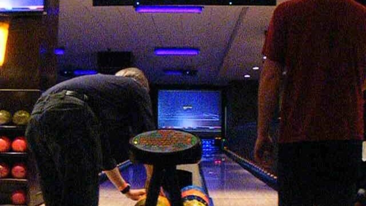 Bowling with bloggers.AVI