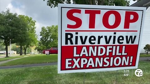 People in Riverview protest landfill expansion