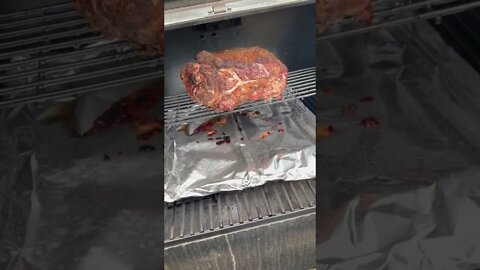 🔥 Pork Butt. Wrap her up and Finnish her off to 195.