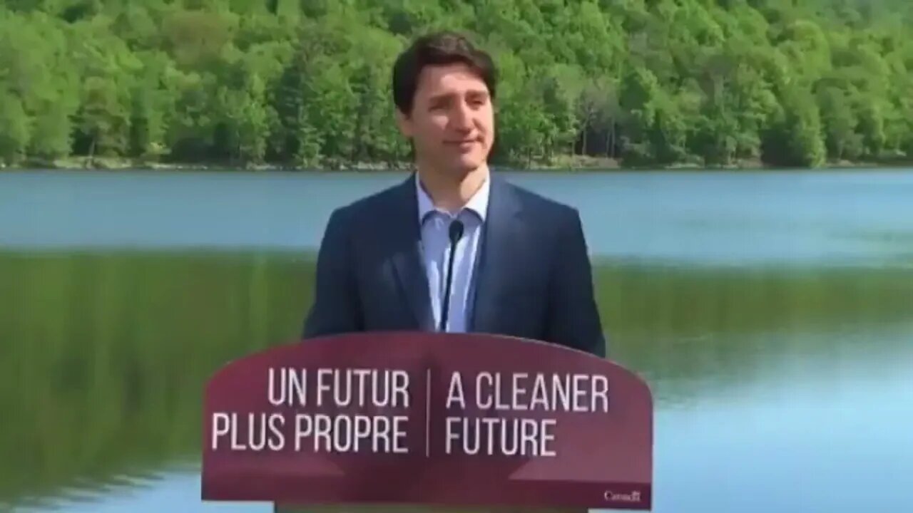 This Question Broke Trudeau..😂