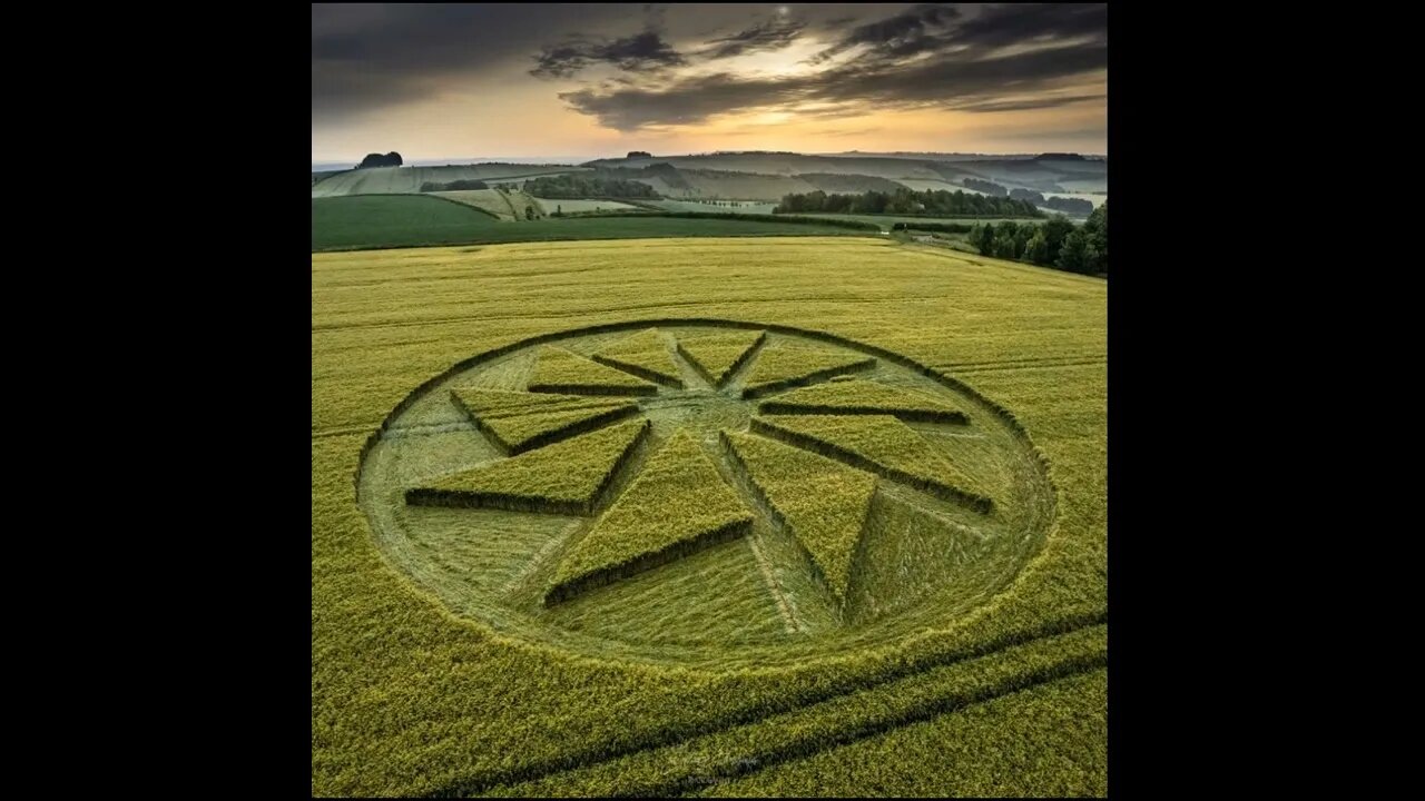 Magnificent Crop Circle ~ White Horse at Hackpen Hill Wiltshire UK | June 19, 2022