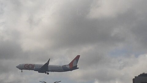 Boeing MAX 8 PR-XMJ vindo de Fortaleza para Manaus