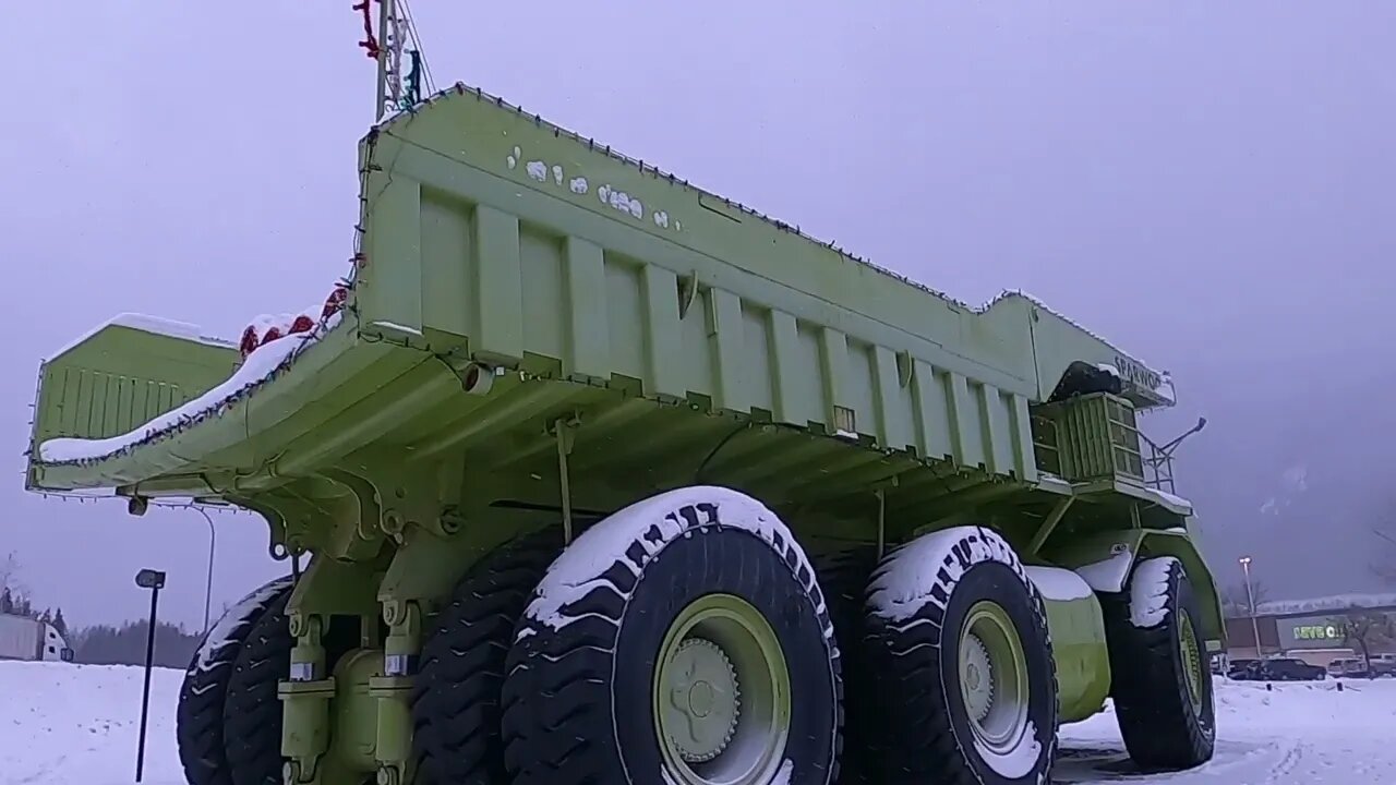 World's Largest Truck - In Sparwood BC