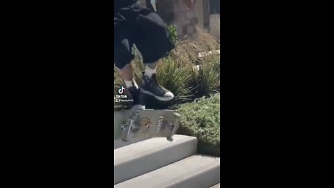 Cool skateboarding clip