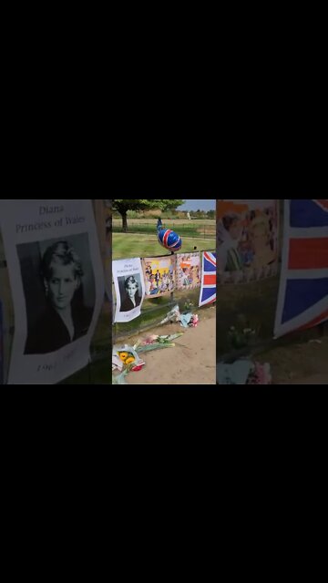 Princess Diana flowers at Kensington Palace #princessdiana