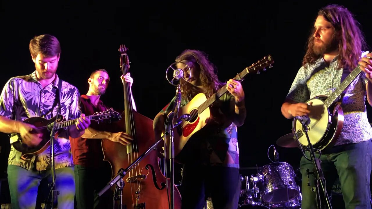 Billy Strings - Long Gone (BMI Rooftop Party)