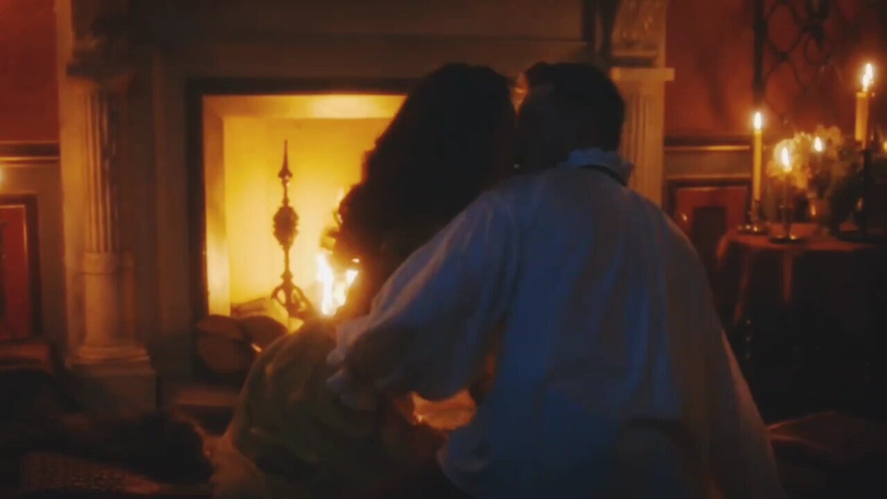 hot kissing scene ! Blood, Sex and Royalty / Kissing Scene - Anne and Henry |1x02- clip