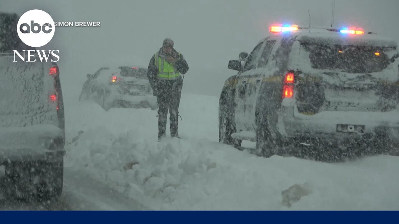 Death toll rises as snow hammers Midwest and Northeast