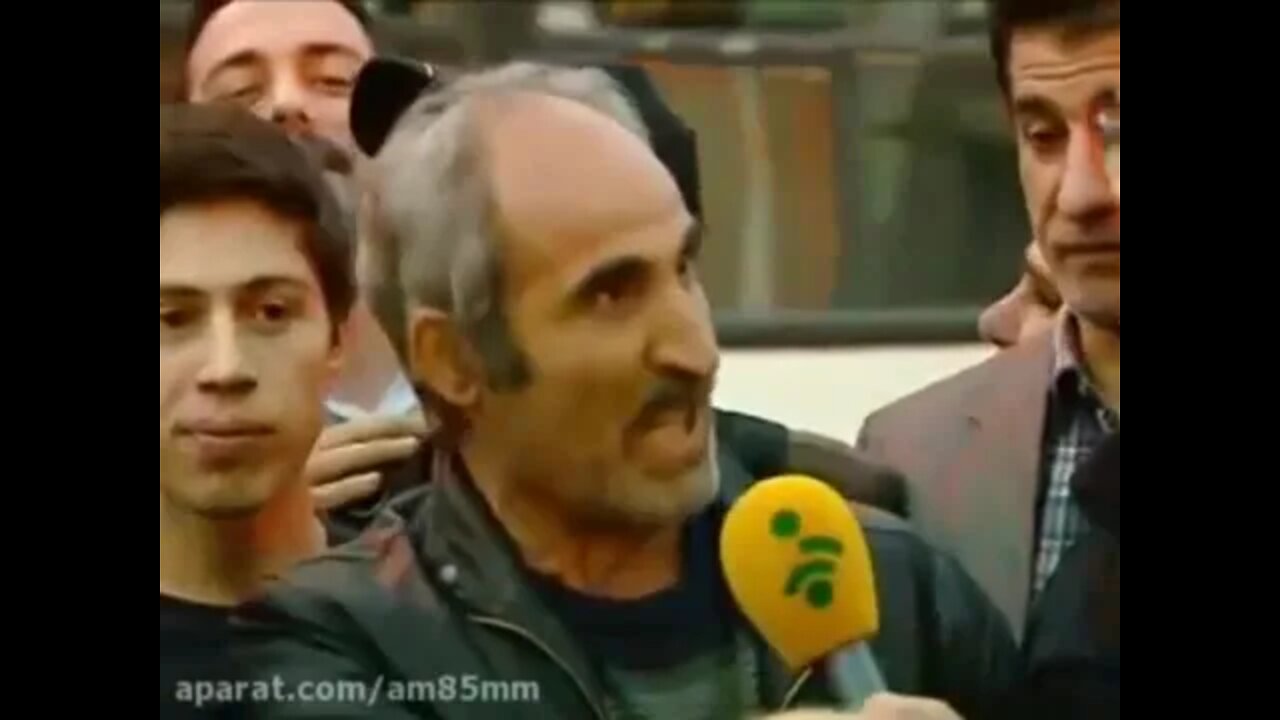 آقا گفتن همش تقصیر امریکا و ایسراییل ، اون خانمه طرفدار شاهه😂