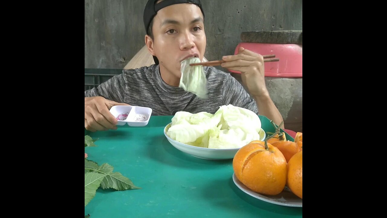 Boiled cabbage and orange dessert