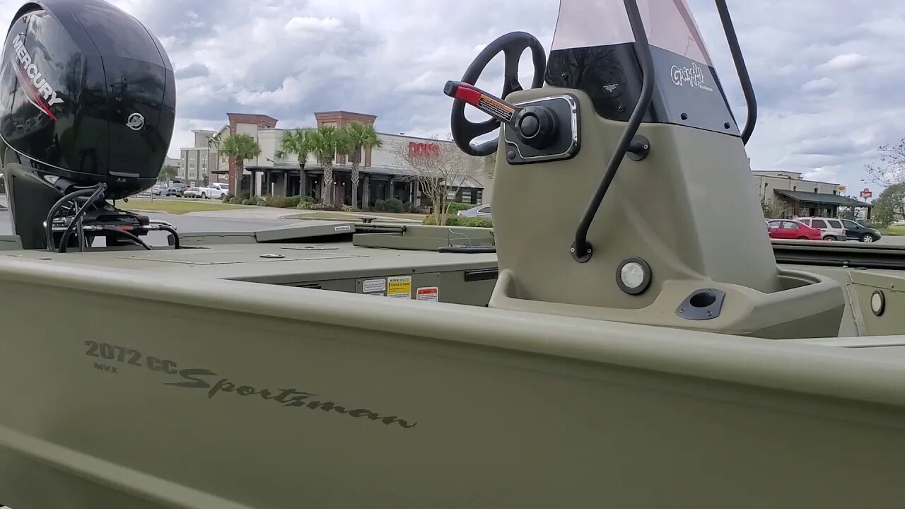 TRACKER BOATS CABELA'S GONZALES LOUISIANA USA