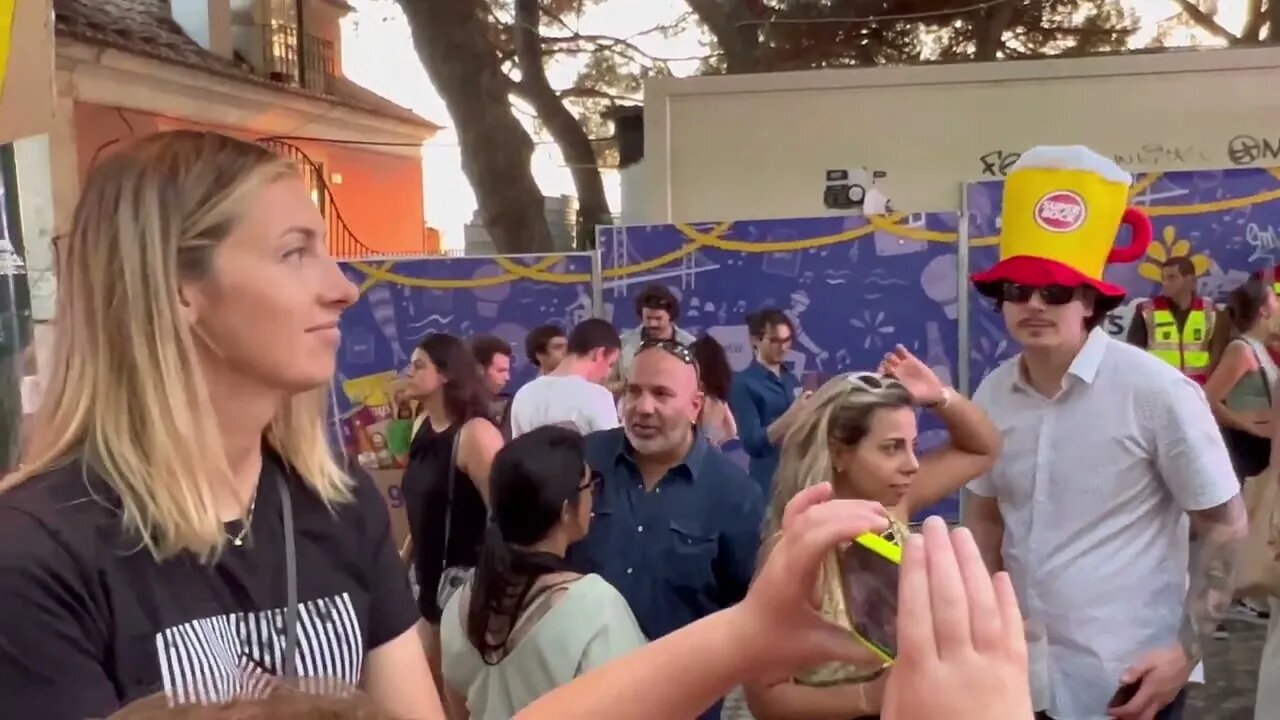 (Raw Video) Lisbon Portugal - Street Music - Feast of Saint Anthony Celebrations - Santo Antonio